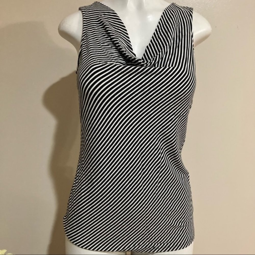 White House Back Market Woman’s Tops